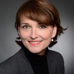 Anja	Sternberg